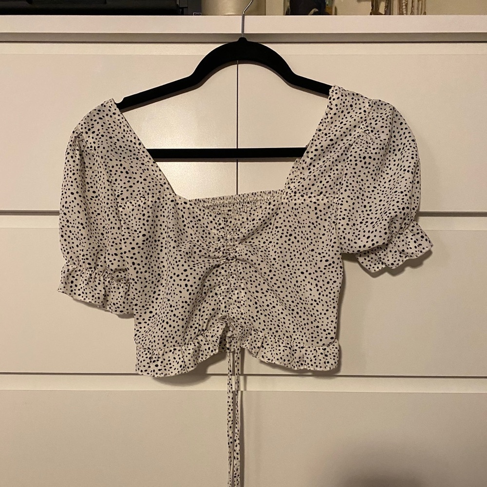 3/$25 Cropped blouse